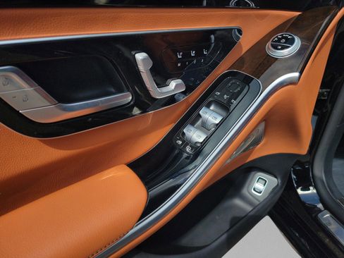 Used 2022 Mercedes-Benz S 500 4MATIC image 16