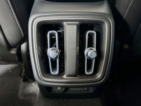 Used 2023 Volvo XC40 B5 Core w/ Convenience Package image 25