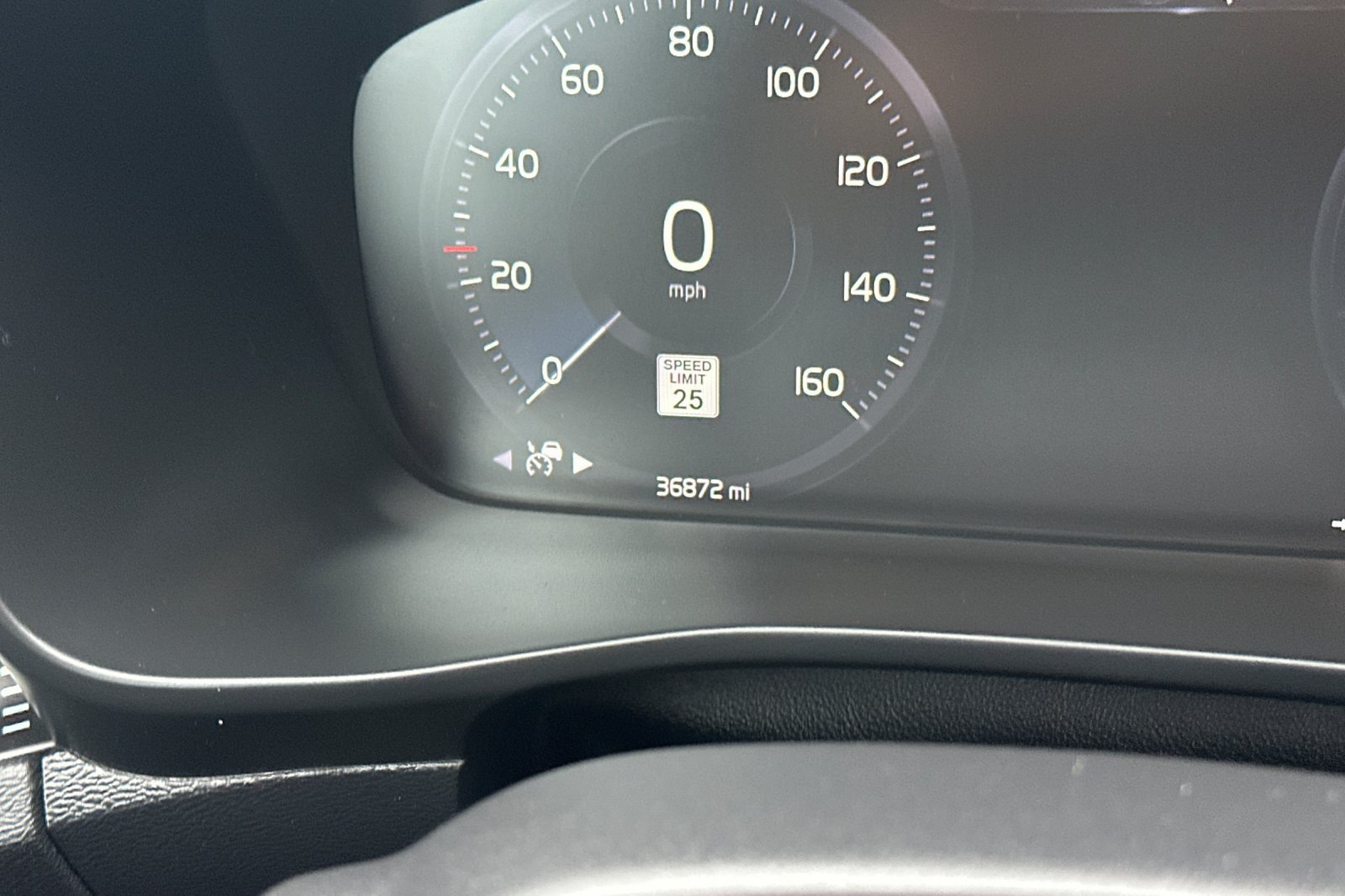 Used 2021 Volvo XC40 T5 R-Design AWD/4WD image 26