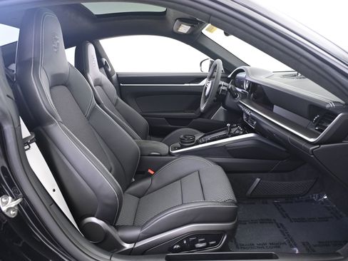 Certified 2025 Porsche 911 Turbo image 19