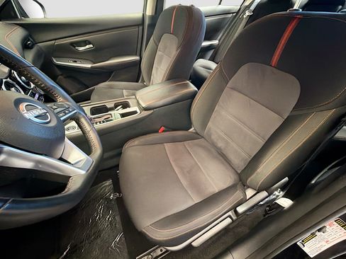 Used 2025 Nissan Sentra SR FWD image 11