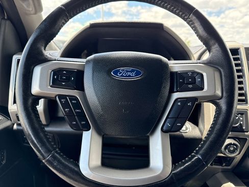 Used 2018 Ford F150 Lariat w/ Equipment Group 502A Luxury AWD/4WD image 19