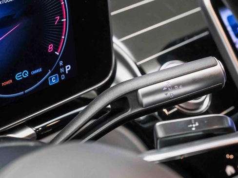 Certified 2022 Mercedes-Benz S 580 4MATIC Sedan w/ AMG Line Package image 19