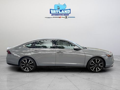 Used 2024 Honda Accord Touring image 6