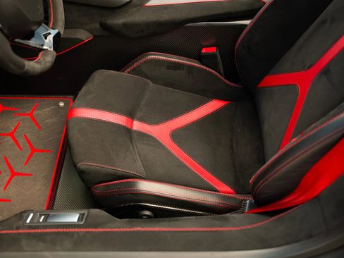 Used 2021 Lamborghini Aventador SVJ AWD/4WD image 11