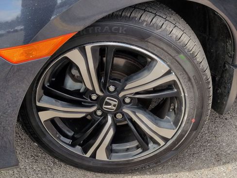 Used 2018 Honda Civic Touring image 12