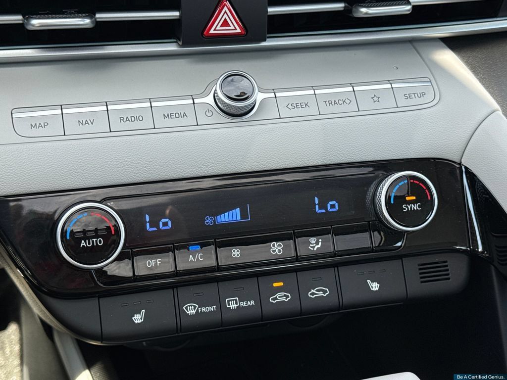 Certified 2026 Hyundai Elantra Limited FWD image 35