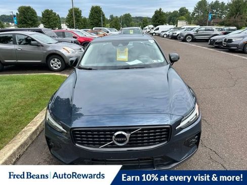 Used 2021 Volvo S60 T5 Momentum w/ Premium Package AWD/4WD image 2