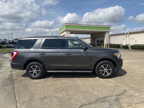 Used 2018 Ford Expedition XLT w/ Equipment Group 202A image 10