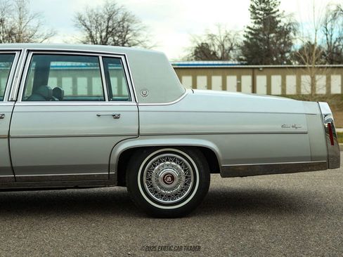 Used 1986 Cadillac Brougham Brougham image 5