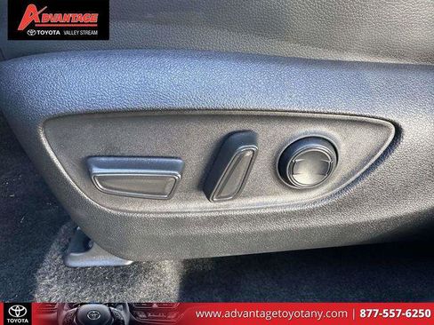 Certified 2025 Toyota Highlander XLE image 23