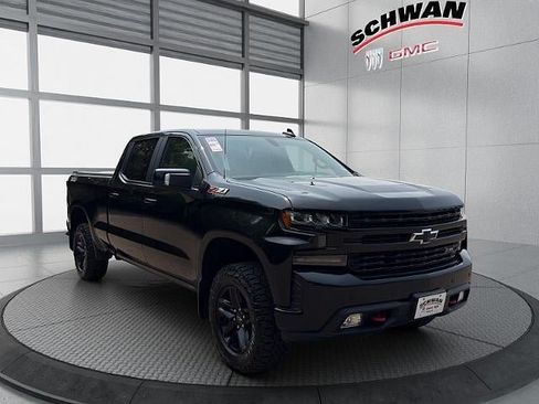 Used 2020 Chevrolet Silverado 1500 LT Trail Boss AWD/4WD image 2