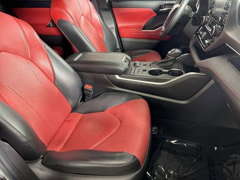 Used 2022 Toyota Highlander XSE image 26