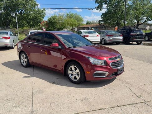 Used 2016 Chevrolet Cruze LT w/ Technology Package FWD image 8