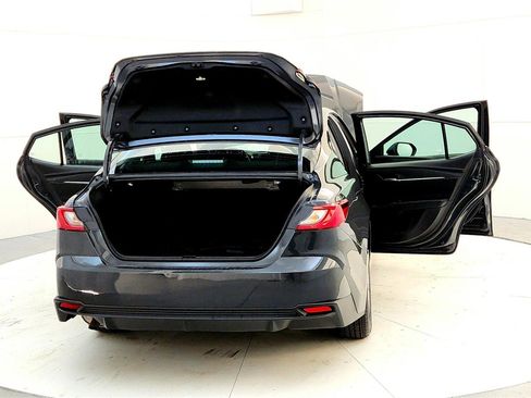 Used 2025 Toyota Camry LE image 11