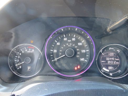 Used 2017 Honda HR-V LX image 33