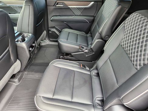 New 2026 GMC Acadia Denali w/ Super Cruise Package AWD/4WD image 9