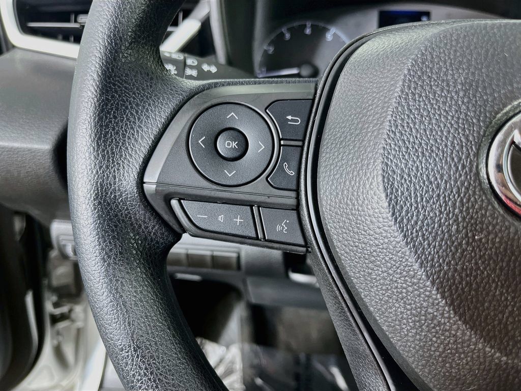 Used 2025 Toyota Corolla LE FWD image 14
