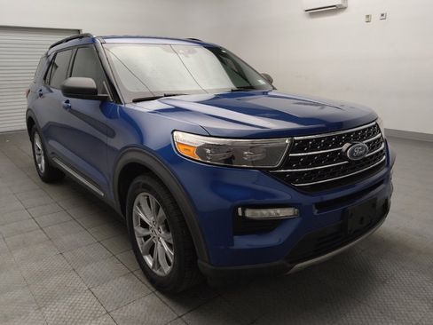 Used 2020 Ford Explorer XLT w/ Equipment Group 202A RWD image 13