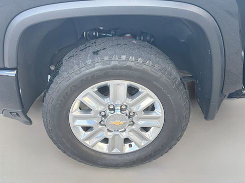 Used 2024 Chevrolet Silverado 2500 High Country w/ Technology Package AWD/4WD image 37