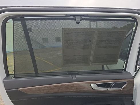 Used 2025 Volkswagen Atlas SEL Premium R-Line image 14