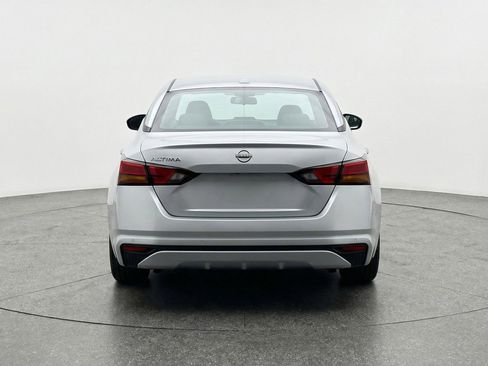 Used 2025 Nissan Altima 2.5 SV FWD image 7