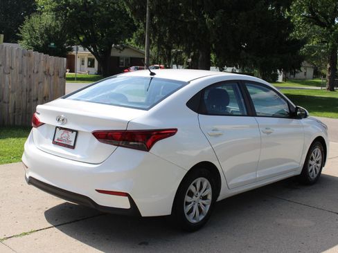 Used 2019 Hyundai Accent SE FWD image 10