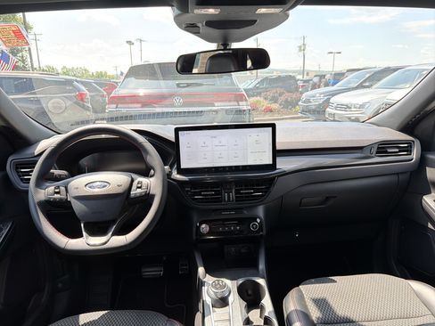 Used 2023 Ford Escape ST-Line w/ Tech Pack #1 FWD image 9