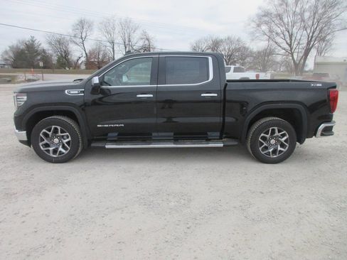 New 2026 GMC Sierra 1500 SLT w/ SLT Premium Plus Package AWD/4WD image 10