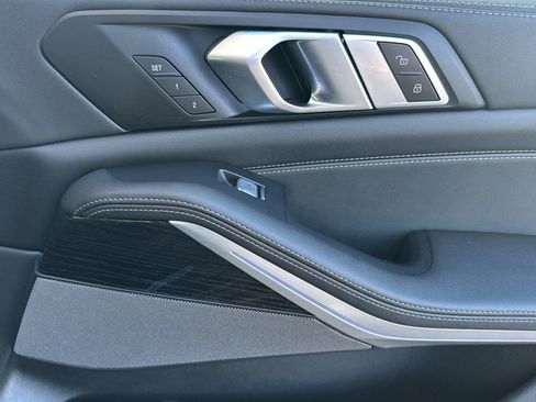 Used 2024 BMW X7 xDrive40i w/ M Sport Package image 20