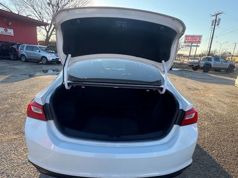 Used 2018 Chevrolet Malibu LS image 18