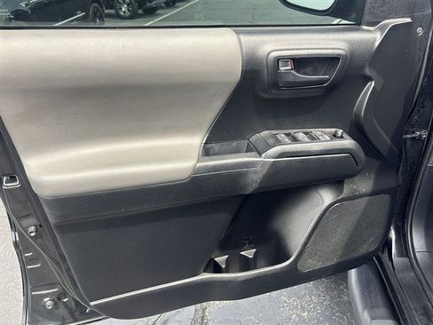 Used 2022 Toyota Tacoma SR AWD/4WD image 20