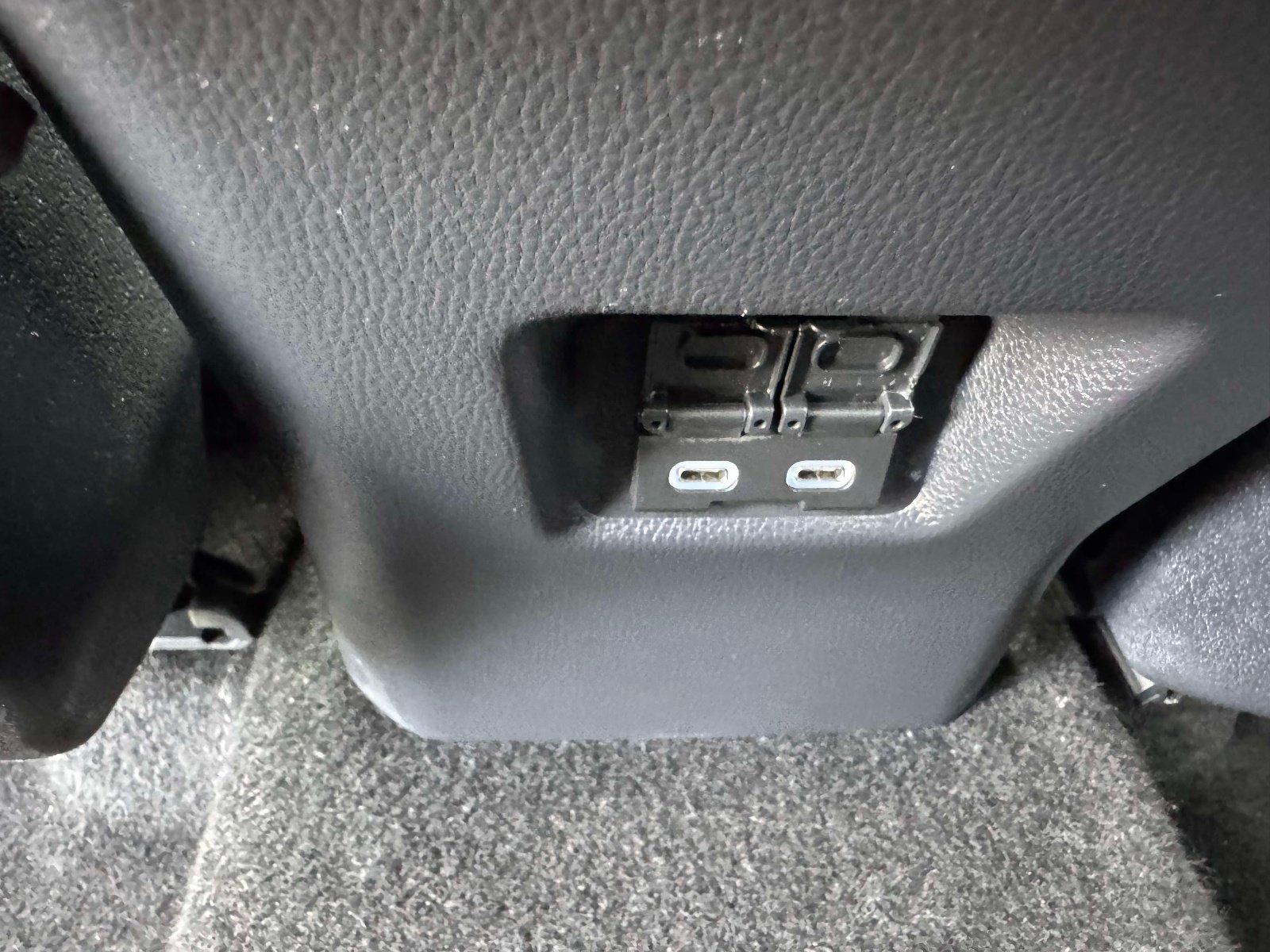 Used 2025 Toyota RAV4 XLE FWD image 22