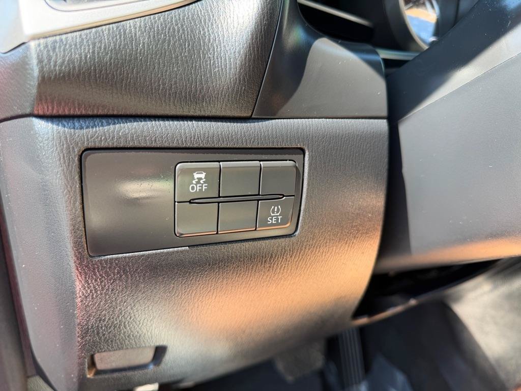 Used 2018 MAZDA MAZDA3 Sport FWD image 29