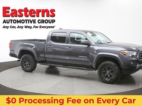 Used 2020 Toyota Tacoma SR5 AWD/4WD image 48