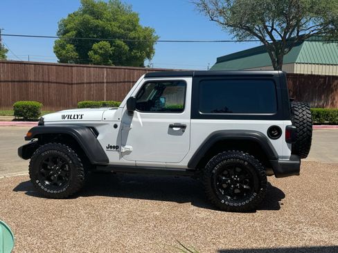 Used 2023 Jeep Wrangler Sport AWD/4WD image 11