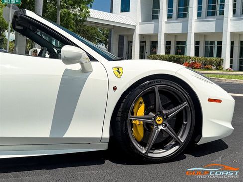 Used 2015 Ferrari 458 Spider RWD image 60