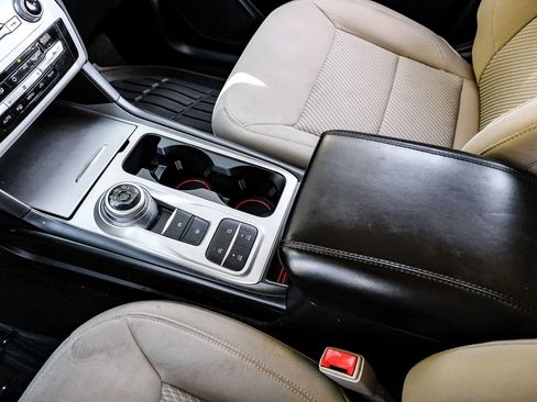 Used 2021 Ford Explorer 2WD image 22