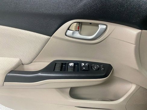 Used 2013 Honda Civic LX image 9