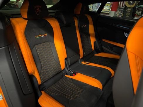Used 2022 Lamborghini Urus image 25