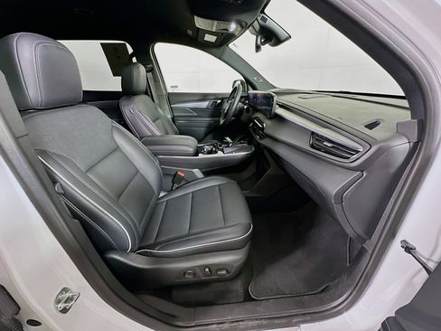 Used 2025 Buick Enclave Preferred image 33