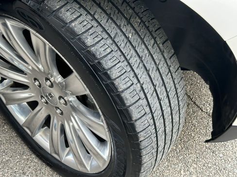 Used 2013 Lincoln MKX Sport Utility 4D image 23