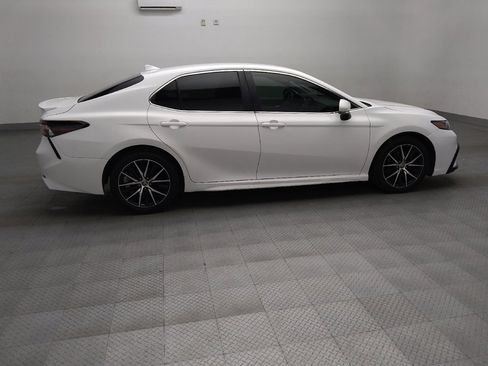 Used 2022 Toyota Camry SE FWD image 10