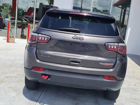 Used 2019 Jeep Compass Trailhawk w/ Cold Weather Group AWD/4WD image 5