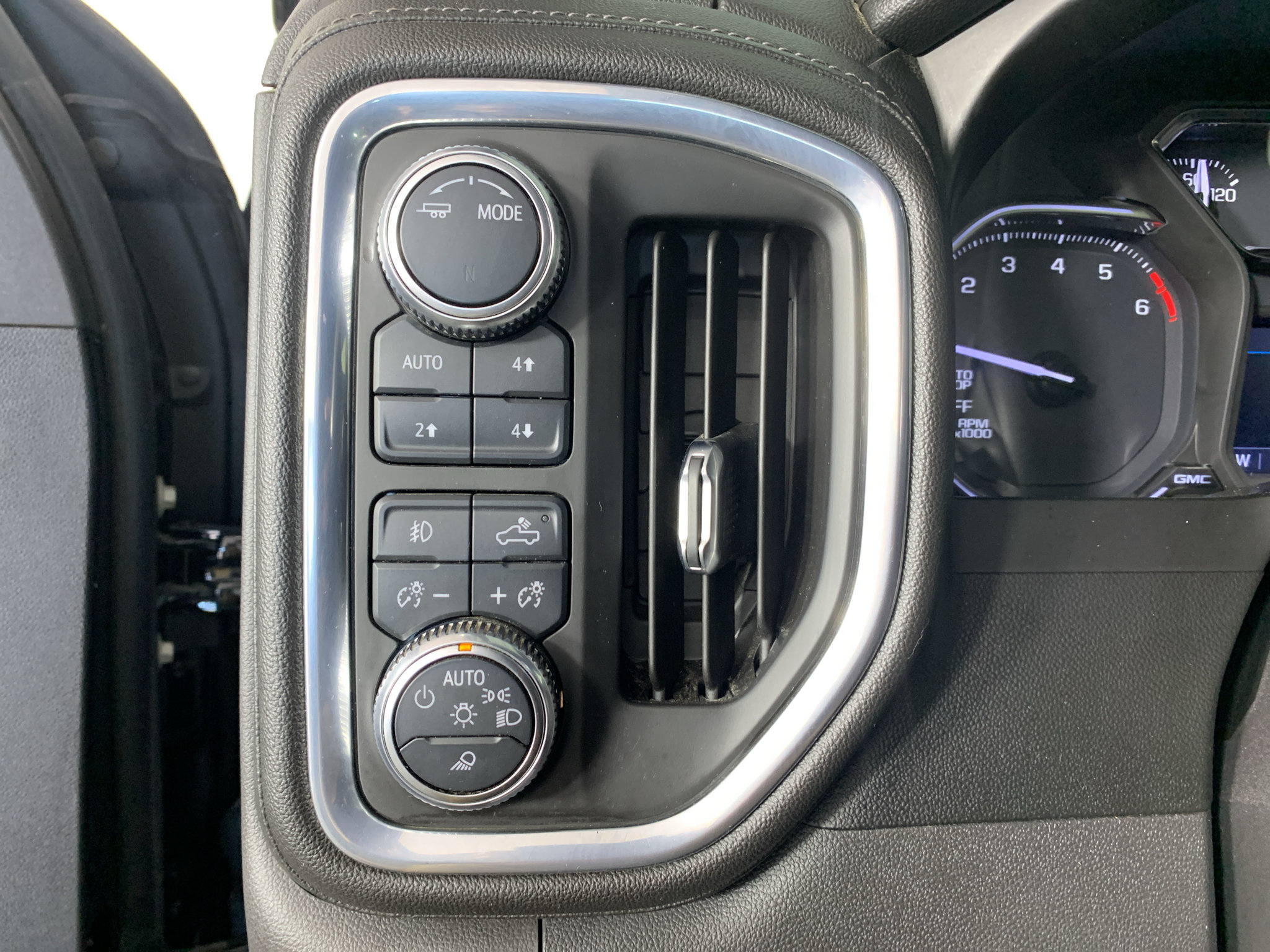 Used 2021 GMC Sierra 1500 SLT w/ SLT Premium Package AWD/4WD image 15