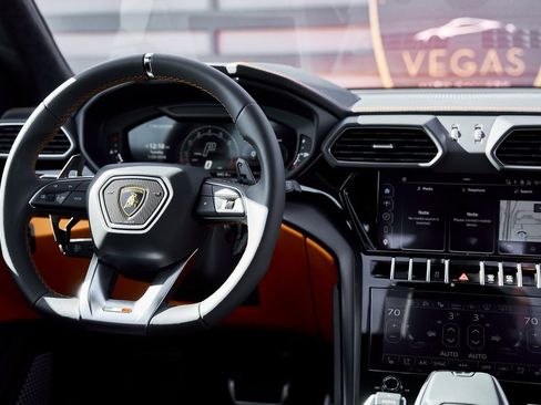 Used 2024 Lamborghini Urus S image 54