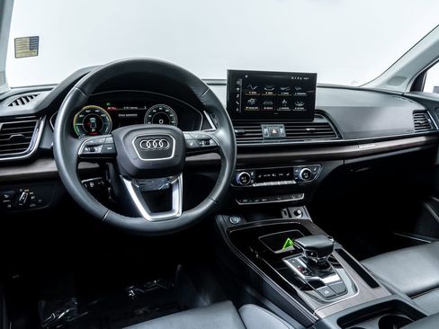 Used 2024 Audi Q5 e Premium Plus w/ Premium Plus Package image 4