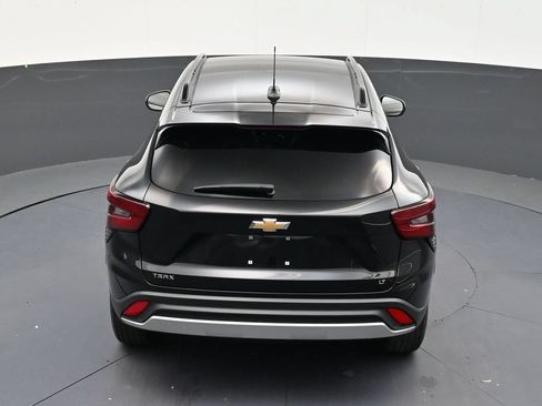 Used 2024 Chevrolet Trax LT FWD image 15
