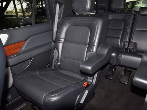 Certified 2024 Lincoln Navigator Reserve AWD/4WD image 20
