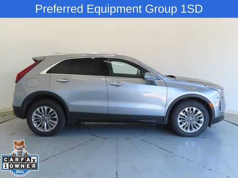 Used 2024 Cadillac XT4 Premium Luxury image 2